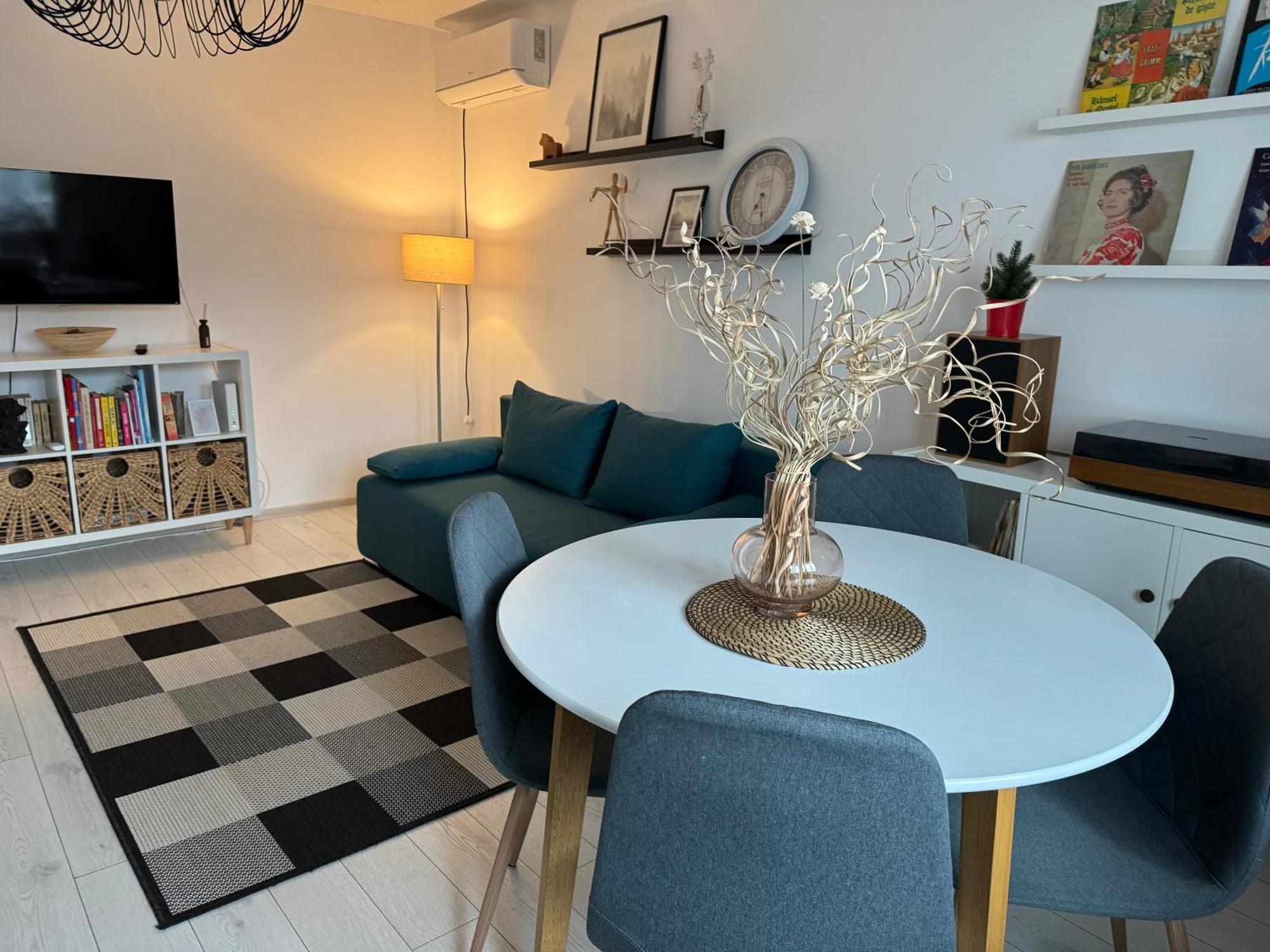 Evan Cozy Flat With Balcony & Parking, 13 September 布加勒斯特 外观 照片